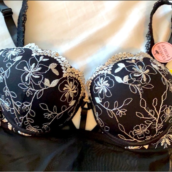 Jezebel Extreme Push Up Lingerie Sz M NWT - Picture 3 of 4